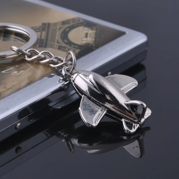 Llavero Metalico en forma de Avion, 3.5 x 2.9 cmts
