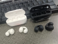 Audifonos Airbud Earcuff, en ABS, 37.3 x 66 x 21.2 mm, en estuche