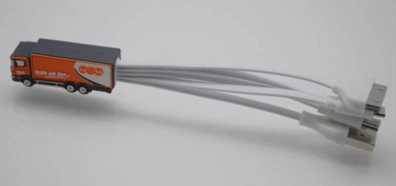 Cable Multiconector x 3 en PVC 3D en diseño personalizado