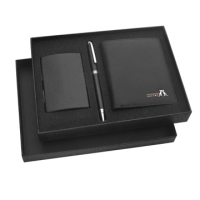 Set de Regalo en Caja, con Portatarjetas, Cubrepasaporte y Boligrafo