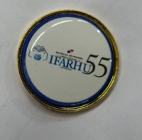 Pin metalico con logo impreso y domo protector