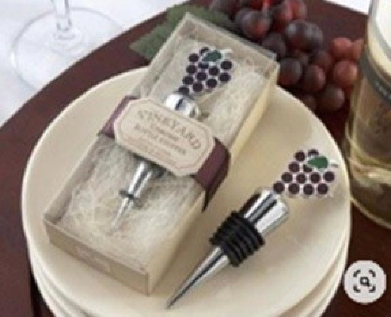 Tapa Botellas, elaborado en Acero Inoxidable, en caja de regalo