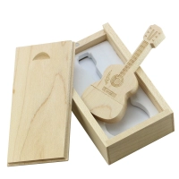 Caja de Madera para USB con espuma troquelada