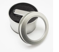 Caja Redonda Mediana de Aluminio con Ventana para empaque de USB