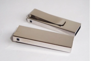 Memoria USB metalica en forma de Clip