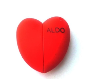 Memoria USB en PVC 2D diseño Corazon