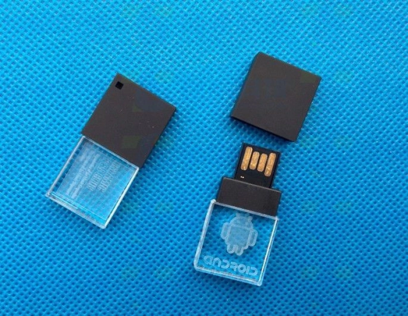 Memoria USB en plastico y Cristal