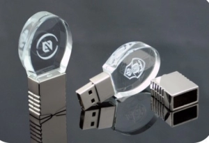 Memoria USB en Metal y Cristal