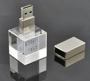 Memoria USB en Metal y Cristal