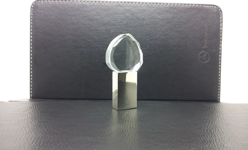 Memoria USB en Metal y Cristal
