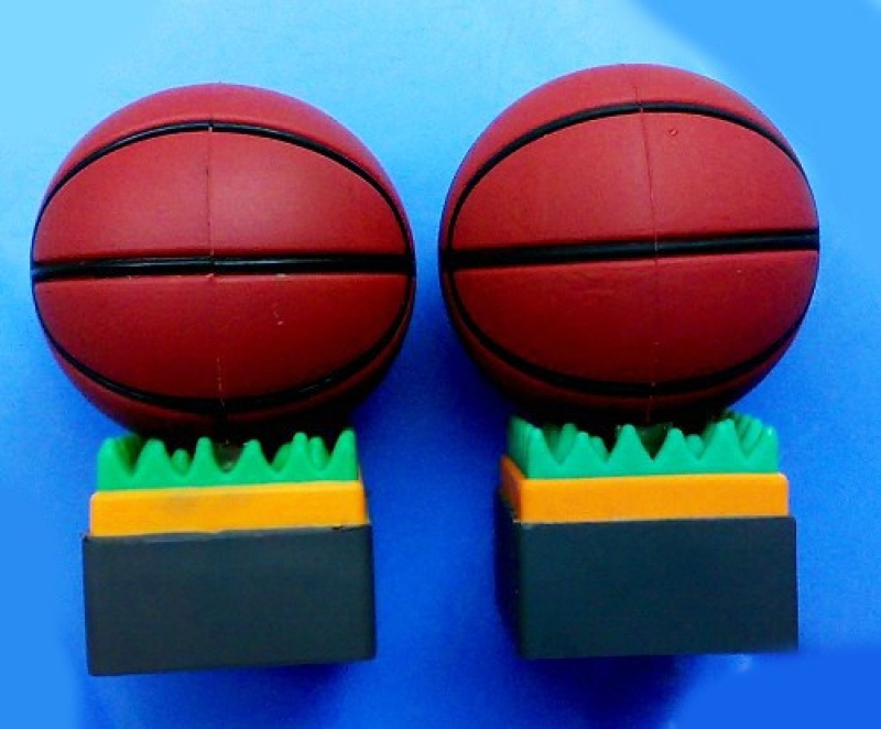 Memoria USB en PVC 3D diseño Pelota de Basket con base