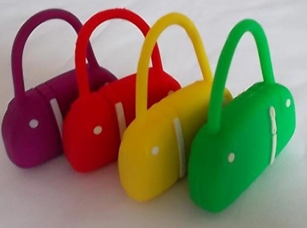 Memoria USB en PVC 2D diseño Cartera