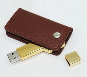 Memoria USB en Cuero y Metal en forma de llave