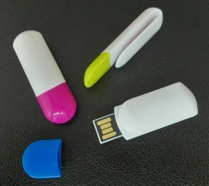 Memoria USB plastica en forma de Clip