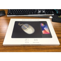 Mouse Pad con Cargador Inalámbrico 15W, de 23 x 24.5 x 8.5 cmts