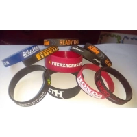 Manilla Continua, en polivinilo siliconado, con logo estampado