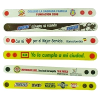 Manilla Microinyectada, con logo en alto relieve.