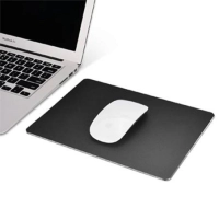 Mouse Pad en Aluminio, tamaño  246 x 200 x 3 mm