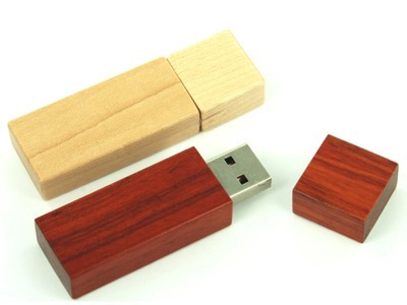 Memoria USB rectangular en madera