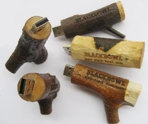 Memoria USB en madera en forma de Arbol