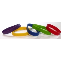 Manilla Continua, en polivinilo siliconado, con logo repujado, sin tinta