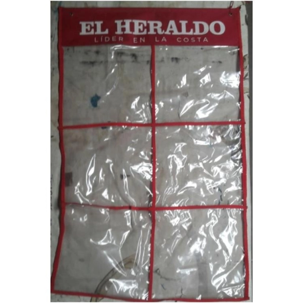 Exhibidor de Periódicos de 6 puestos, elaborado en Vinilo.