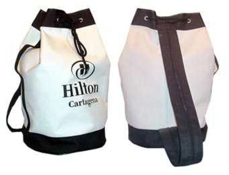 Tula Morral Beirut, bicolor, en lona, con doble colgadera tipo morral, 47 x 28.5 cmts