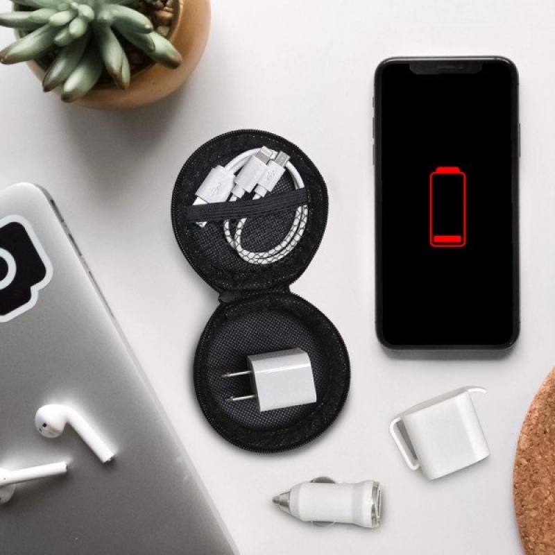 Set Tech, con multiples conectores, en estuche